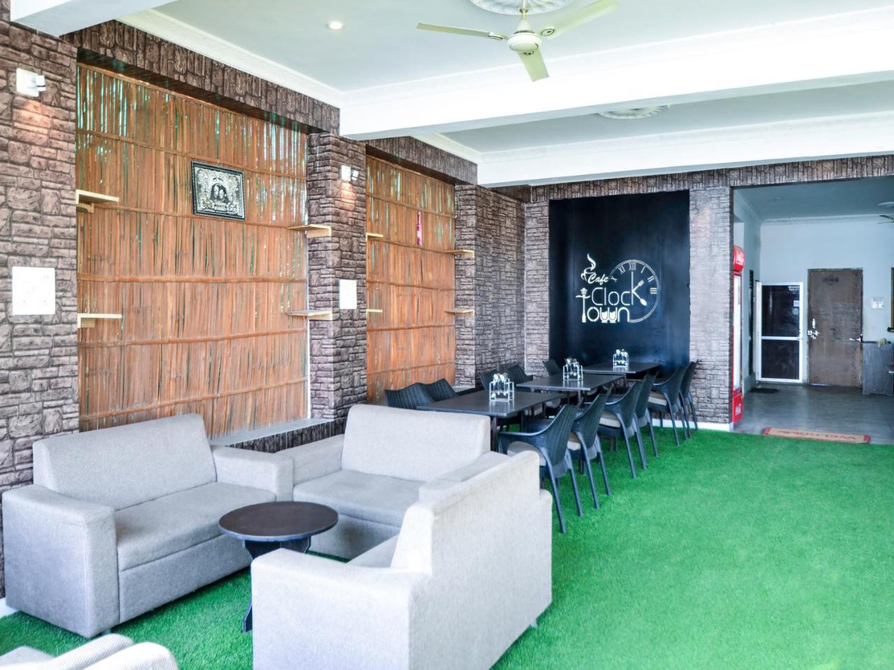 Inn Oyo 10704 Haveli 3*